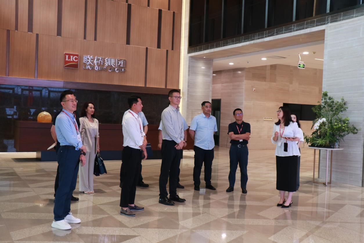 中國信保山東分公司司黨委書記、總經理魏廣遠來聯(lián)橋集團調研