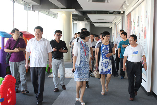 山東省企業(yè)聯(lián)合會可持續(xù)發(fā)展經(jīng)驗交流會來聯(lián)橋集團觀摩