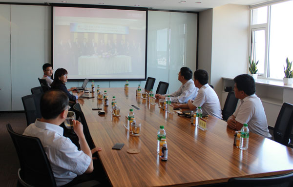 威海市委統(tǒng)戰(zhàn)部副部長(zhǎng)、市工商聯(lián)黨組書記陳文一行來聯(lián)橋集團(tuán)走訪調(diào)研