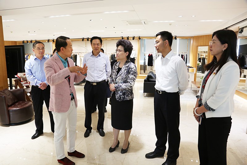 山東省委常委、統(tǒng)戰(zhàn)部部長邢善萍一行到聯(lián)橋集團調(diào)研