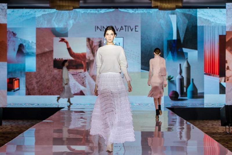 “創(chuàng)意 · 跨越 國(guó)家毛衫紗線資源共享平臺(tái)啟動(dòng)儀式”在威海聯(lián)橋集團(tuán)盛裝啟幕(圖38) “創(chuàng)意 · 跨越 國(guó)家毛衫紗線資源共享平臺(tái)啟動(dòng)儀式”在威海聯(lián)橋集團(tuán)盛裝啟幕(圖38)