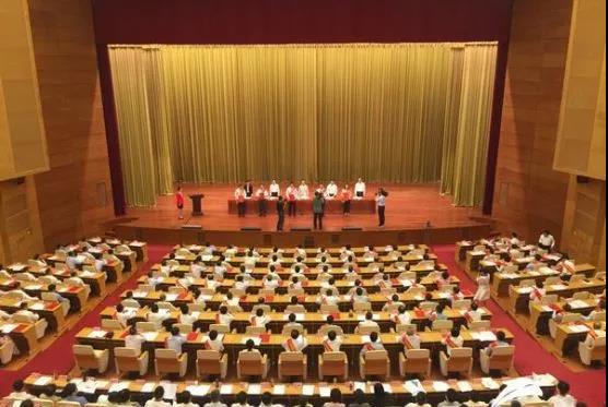 集團(tuán)黨委書記、董事長慕镕鍵被授予“山東省非公有制經(jīng)濟(jì)人士優(yōu)秀中國特色社會主義事業(yè)建設(shè)者”稱號