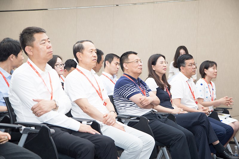 聯(lián)橋集團(tuán)黨委舉辦“光耀先鋒 薪火接力”啟動(dòng)儀式(圖3) 聯(lián)橋集團(tuán)黨委舉辦“光耀先鋒 薪火接力”啟動(dòng)儀式(圖3)