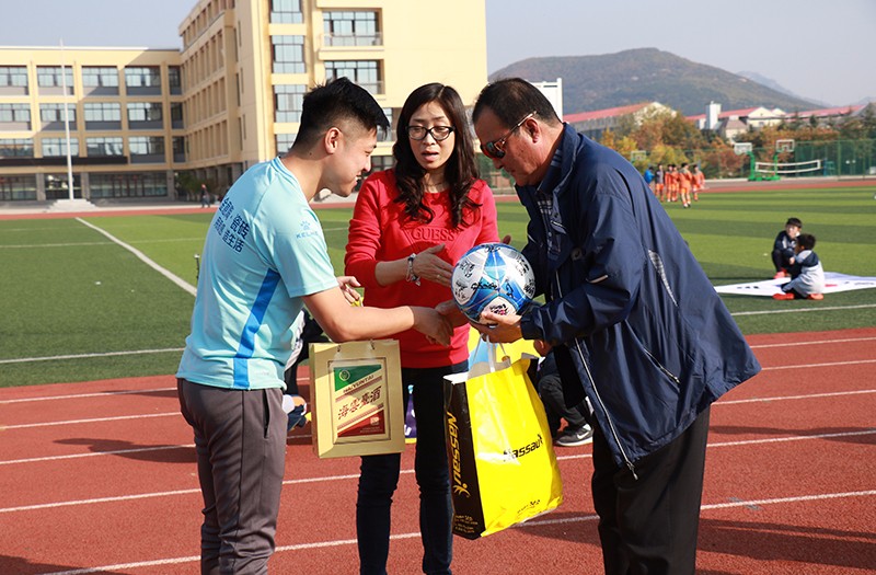 聯(lián)橋星期六足球隊(duì)與韓國(guó)群山足球聯(lián)隊(duì)上演跨國(guó)友誼賽(圖5) 聯(lián)橋星期六足球隊(duì)與韓國(guó)群山足球聯(lián)隊(duì)上演跨國(guó)友誼賽(圖5)