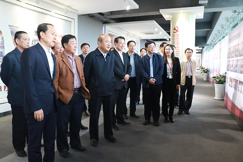 山東省關(guān)工委領(lǐng)導(dǎo)一行來聯(lián)橋集團參觀調(diào)研