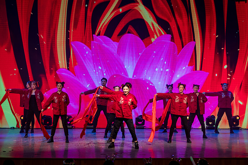 歡欣鼓舞迎新春，滿懷豪情攀高峰 | 聯(lián)橋集團(tuán)2020迎新春聯(lián)歡晚會激情開演(圖13)