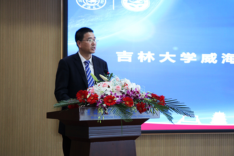 聯(lián)橋集團黨委書記、董事長慕镕鍵當(dāng)選為吉林大學(xué)威海校友會首任會長(圖3)