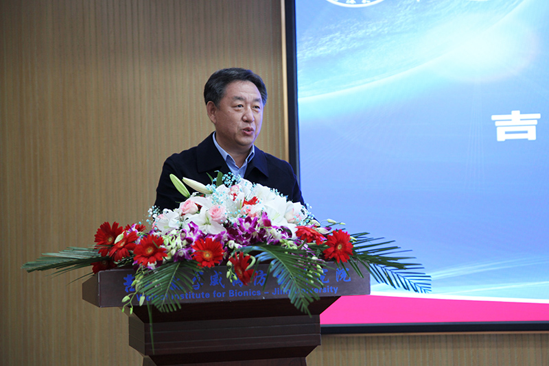 聯(lián)橋集團黨委書記、董事長慕镕鍵當(dāng)選為吉林大學(xué)威海校友會首任會長(圖5)