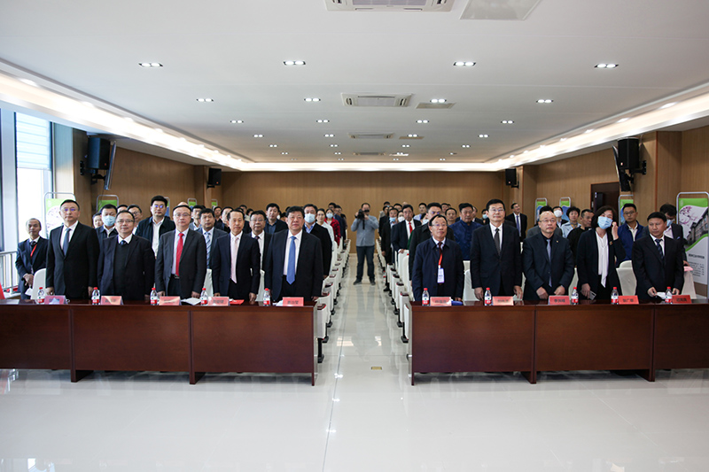 聯(lián)橋集團黨委書記、董事長慕镕鍵當(dāng)選為吉林大學(xué)威海校友會首任會長(圖1)