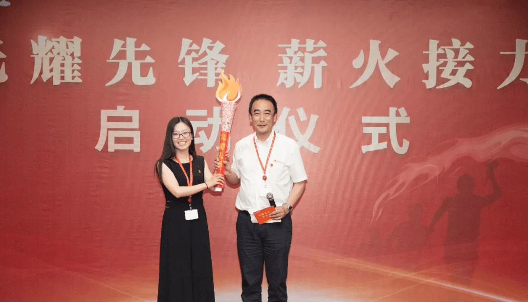 光耀先鋒  薪火接力 傳遞先鋒精神，踐行黨員使命，開拓全新事業(yè)   董文忠—?jiǎng)⒂裾?圖1)